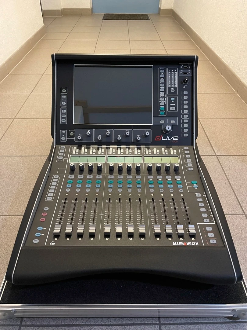 Allen & Heath dLive C1500 + DM0