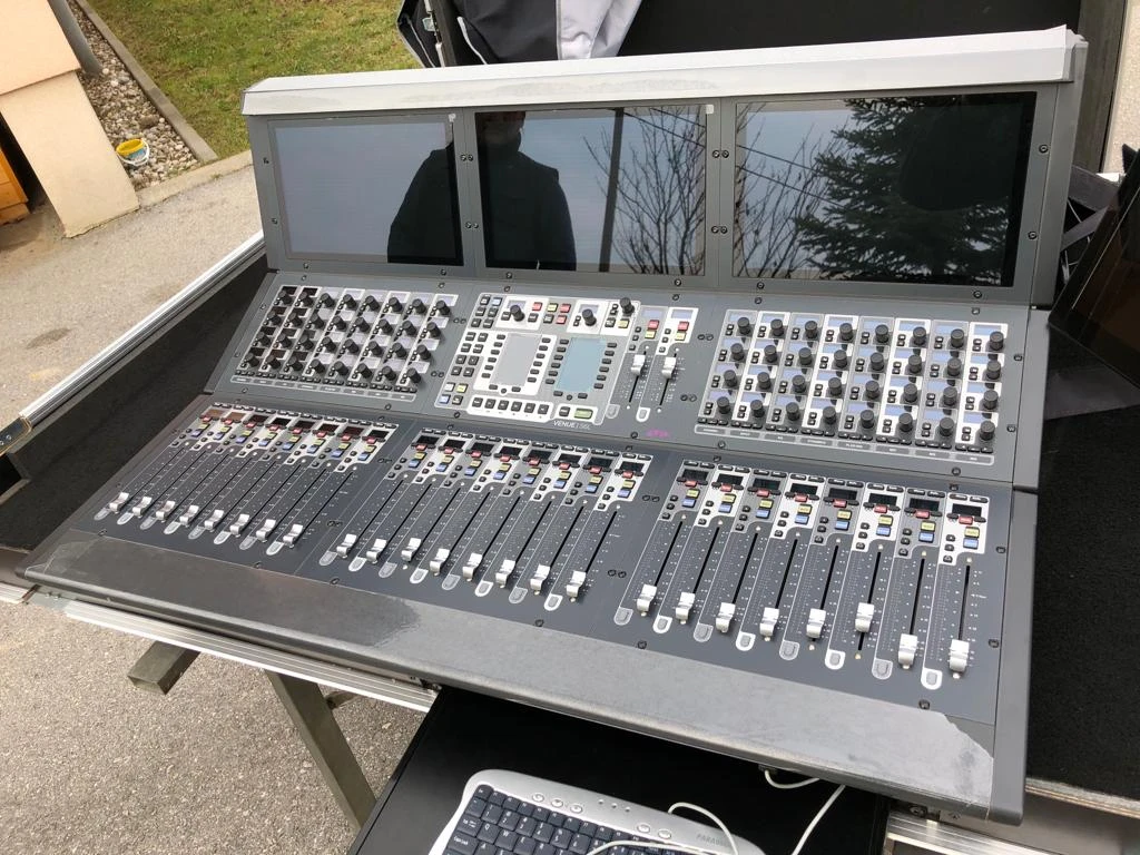Avid Venue S6L 24D Set